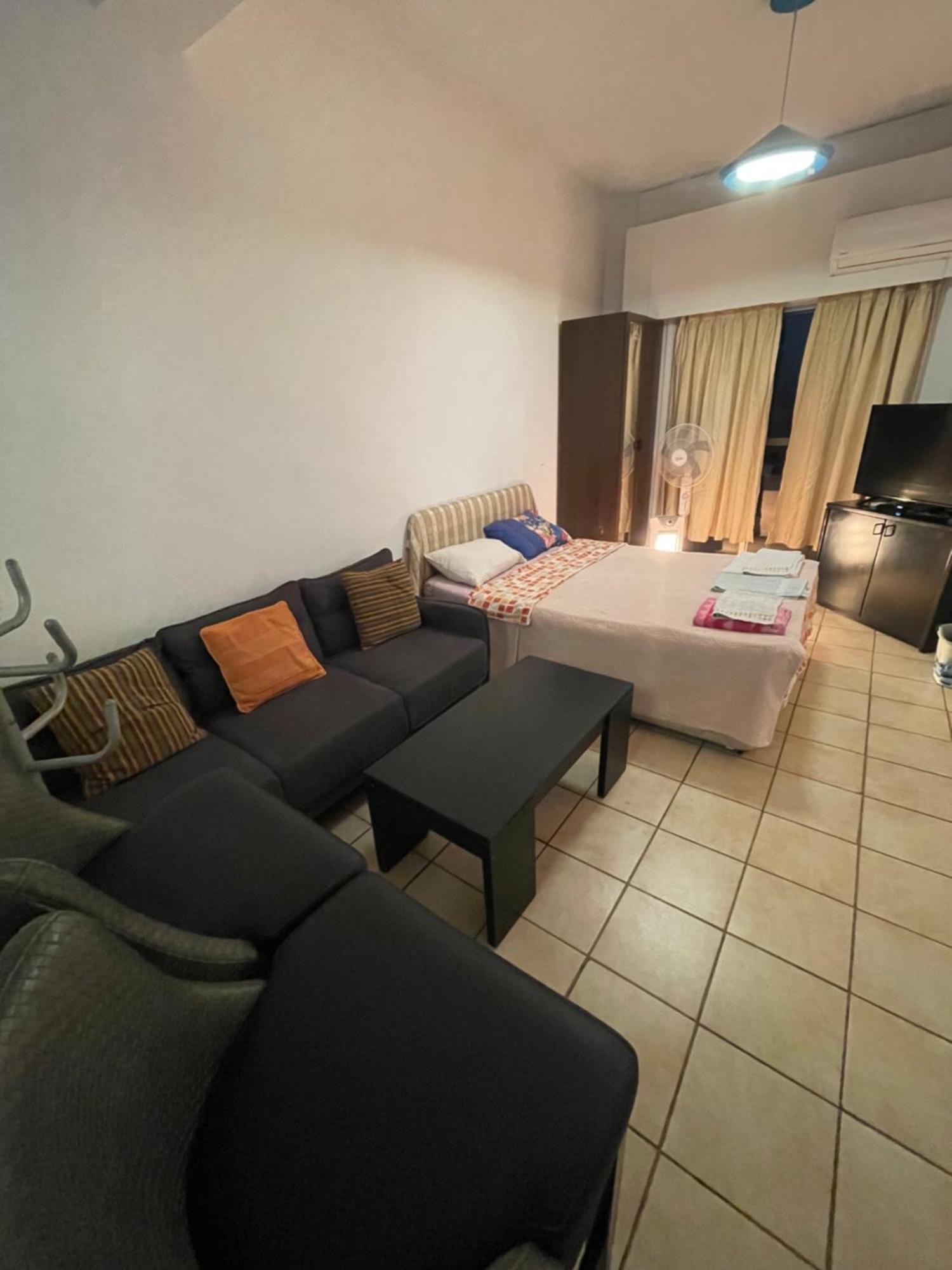 Studio Apartment Larnaca Buitenkant foto