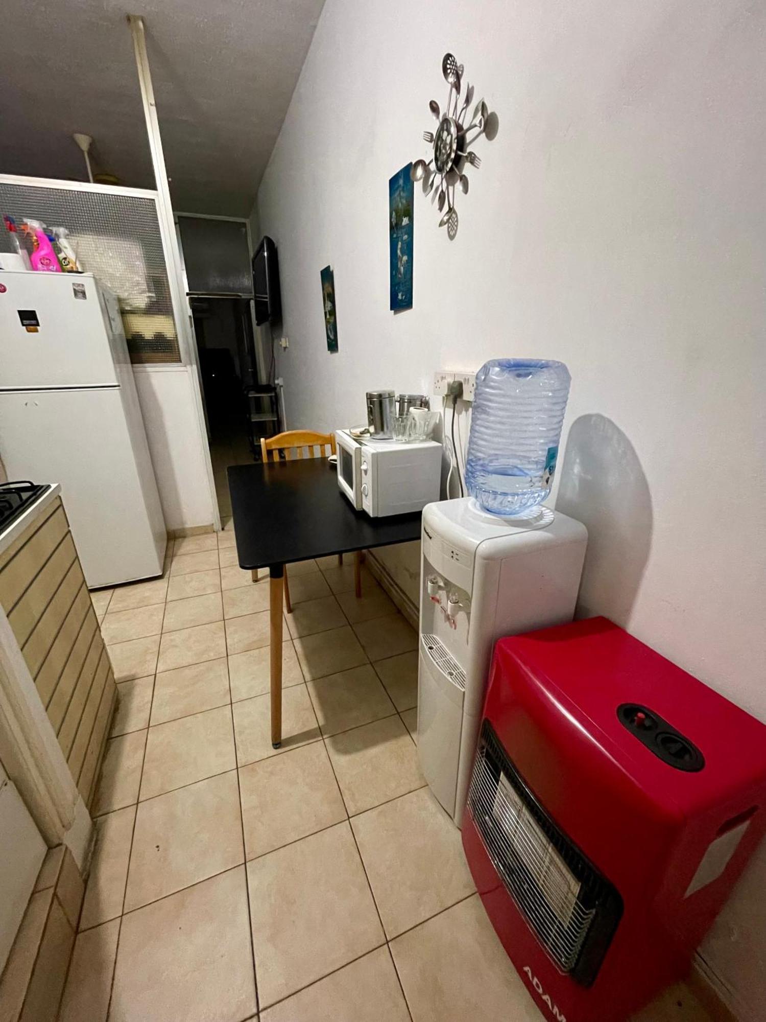 Studio Apartment Larnaca Buitenkant foto